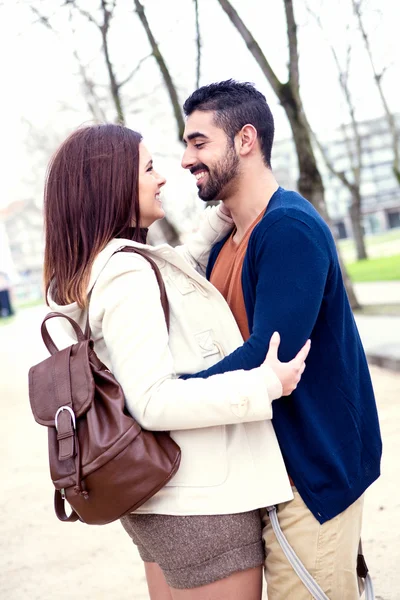 Couple hugging each other — Stock Photo, Image