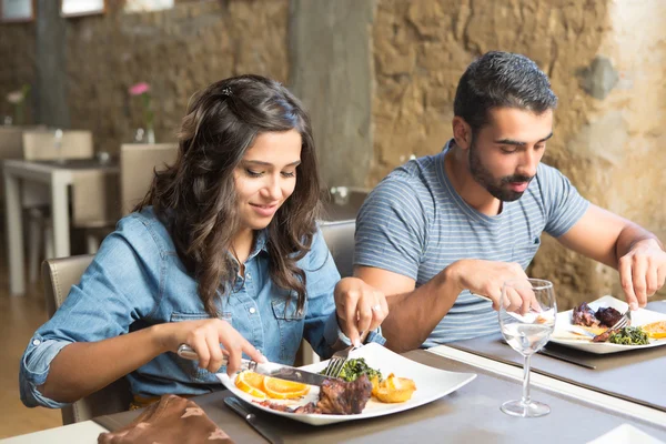 Couple having lunch — Stock Photo, Image