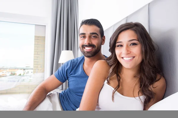 Casal na cama — Fotografia de Stock