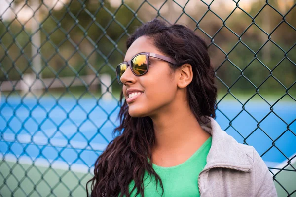 Mujer con gafas de sol —  Fotos de Stock