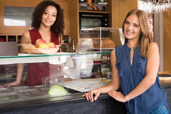 Baristas femeninas — Foto de Stock