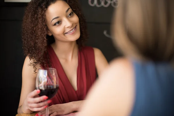 Friends in bar — Stock Photo, Image