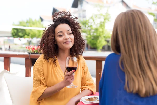 Multi-ethnic friends at bar's balcony — Stock Photo, Image