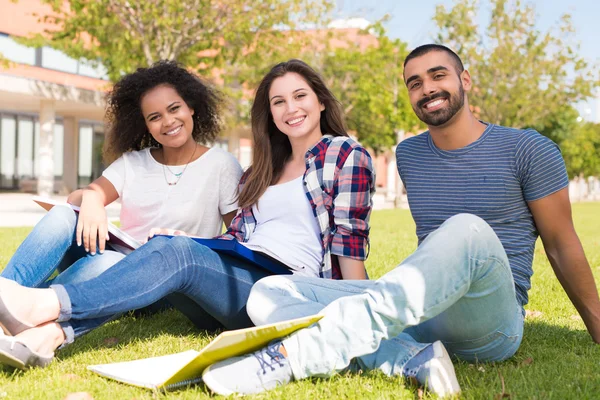 Students at School Campus — Stock Photo, Image