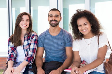 öğrencilerin okul kampüs