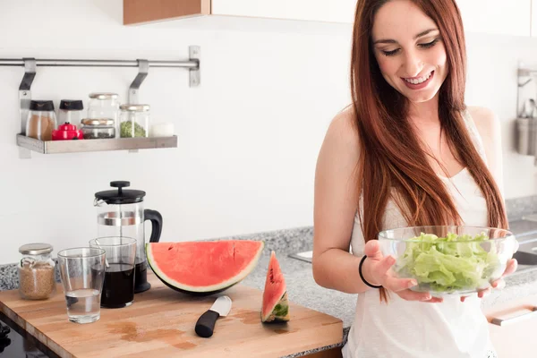 Healthy woman in Kitchen — Stock Photo, Image