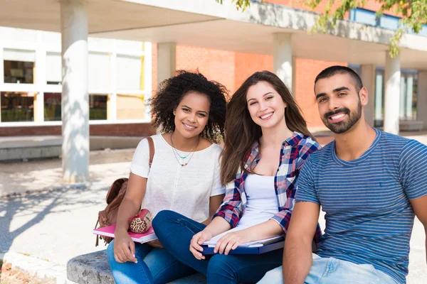 Students in School Campus — Stock Photo, Image