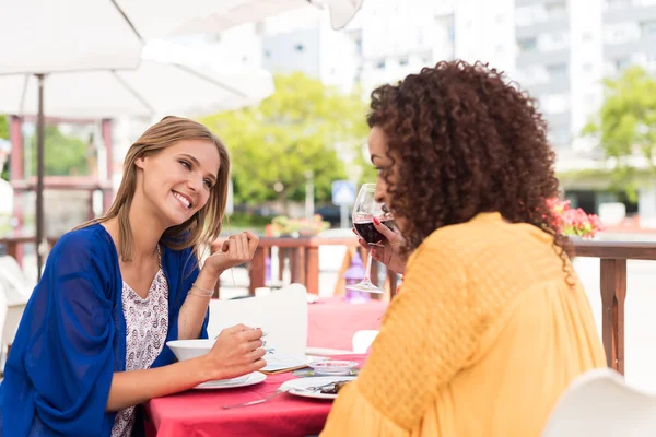 Multi-ethnic friends at bar's balcony — Stock Photo, Image