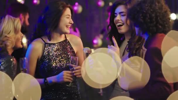 Very charismatic with large smile ladies and one guy at birthday party enjoying the atmosphere they chatting drinking something and feeling so excited — Stock Video
