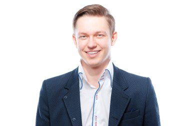 Genç yakışıklı adam beyaz