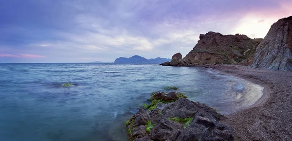 Paisagem marítima com céu dramático — Fotografia de Stock