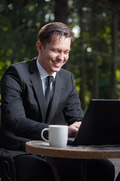 Ung man i formalwear — Stockfoto