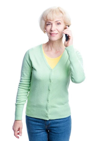 스마트폰으로 이야기 하는 여자 — 스톡 사진