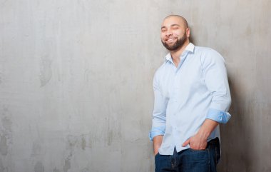 Holding adam ceplerinde eller.