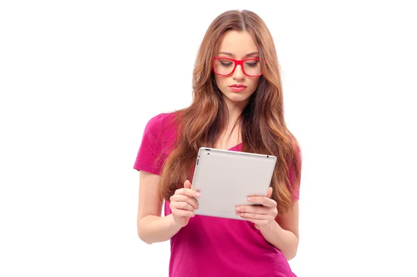 Mujer sosteniendo con tableta digital — Foto de Stock