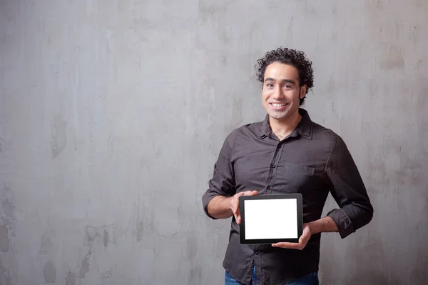 Homem segurando tablet digital — Fotografia de Stock