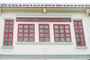 Kırmızı Windows cephesinde