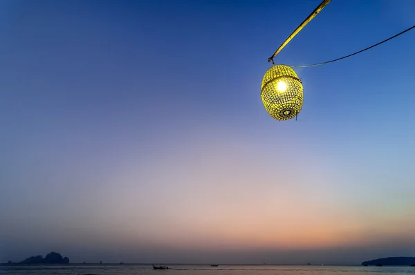 Ufukta Adaları ile deniz manzarası. — Stok fotoğraf