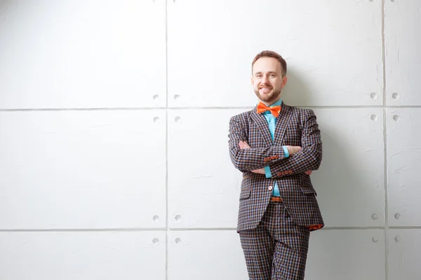 Hombre barbudo en traje a cuadros — Foto de Stock