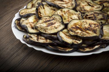 patlıcan ve ızgara dilimleri