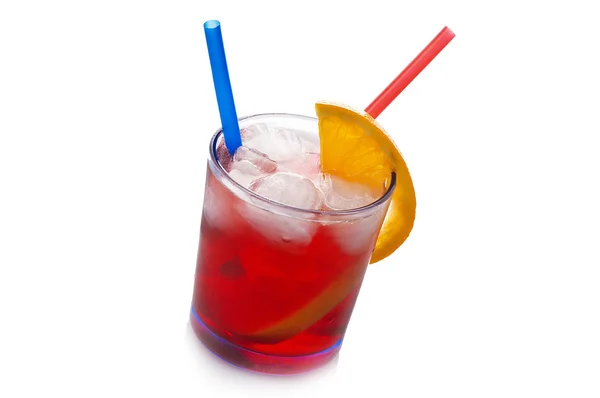 Cocktail rouge avec glace — Photo