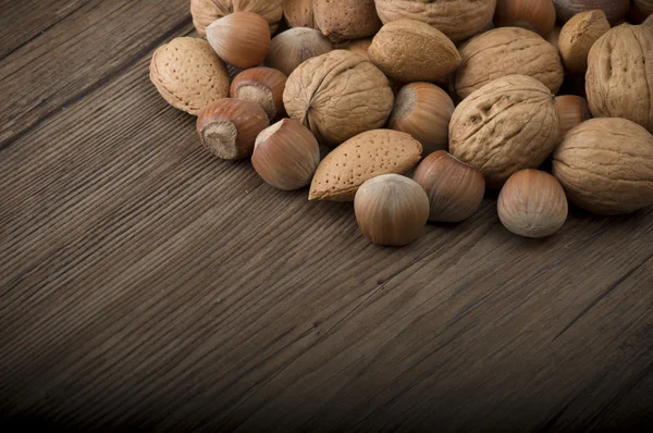 Čerstvý skupina ořechů — Stock fotografie