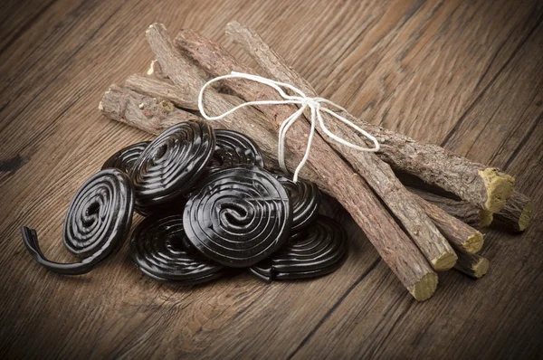 Коріння і цукерки Liqorice — стокове фото