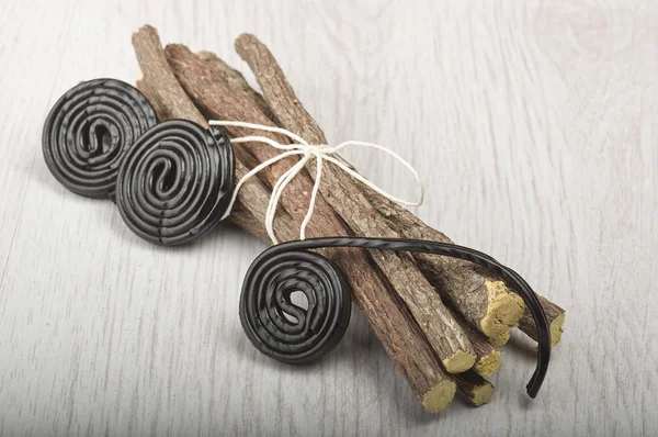 Коріння і цукерки Liqorice — стокове фото