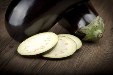 Patlıcan patlıcan ve dilimleri