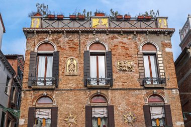 Venedik cephe ile çeşitli dekorasyon İnşaat