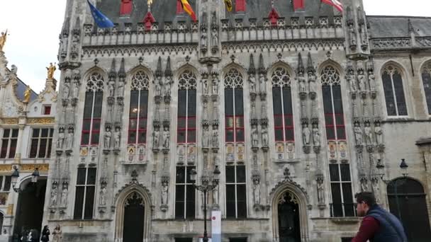 Burg tér és a városháza. Bruges szálláshely (Brugge), Belgium — Stock videók