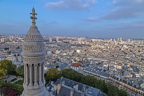 Çatı ve Sacre Coeur Bazilikası'na gelen havadan görünümü