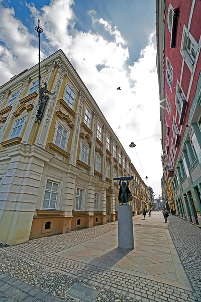 Intersección de calles en el centro histórico de Timisoara, Rumania — Foto de Stock
