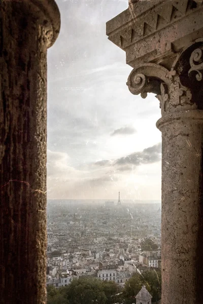Alte Postkarte mit Dachterrasse und Luftaufnahme aus Sacre Coeur Basilikum — Stockfoto