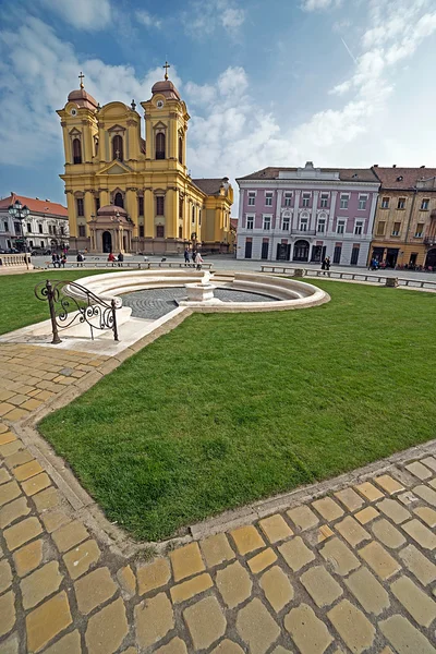 Vista de uma parte na Union Square em Timisoara, Roménia, com — Fotografia de Stock