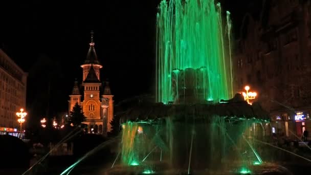 Fuente iluminada en la Plaza Opera de Timisoara, Rumania 6 — Vídeos de Stock