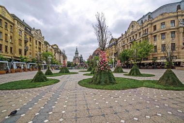 Zafer Meydanı'ndan tarihi binaların panoramik manzarası - Timis