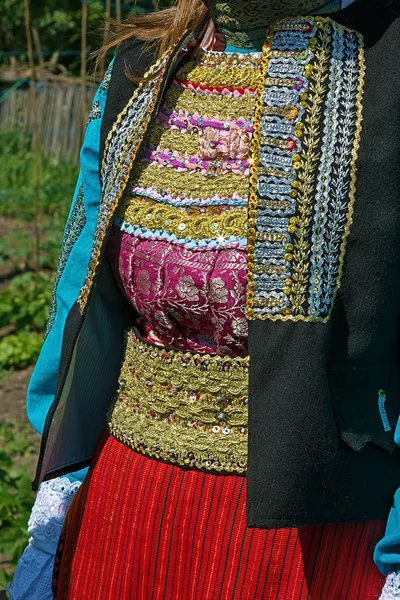 Traditionell ukrainsk folkmusik kostym för kvinnor 2 — Stockfoto