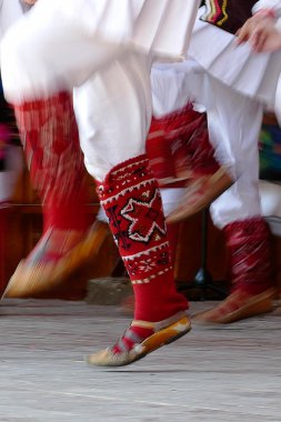 Bulgar dansçılar bacaklar bir geleneksel dans