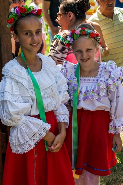 Ukrainian girls in traditional costume — Stock Photo, Image