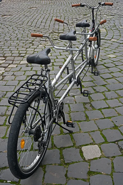 Bicicleta con tres asientos —  Fotos de Stock