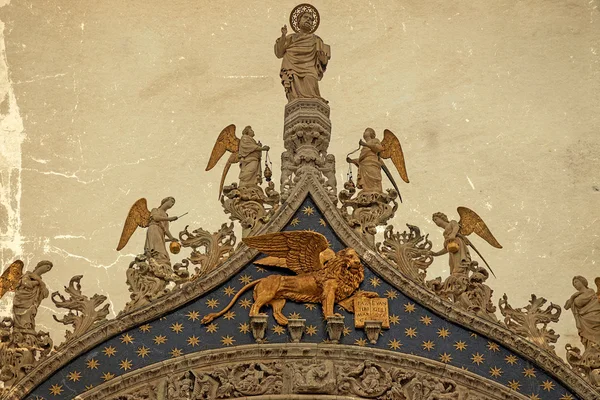 Geflügelter Löwe, Symbol von Venedig, Italien — Stockfoto