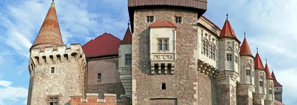 Vista panorámica de una parte del castillo de Corvins — Foto de Stock