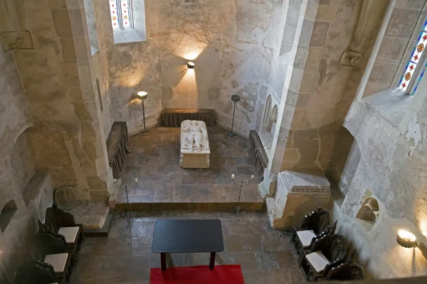 Dentro da capela do Castelo de Corvin em Hunedoara, Roménia — Fotografia de Stock