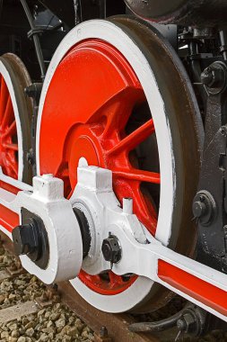 Detay ve bir eski Alman buhar locom adlı büyük tekerleklerin yakın çekim