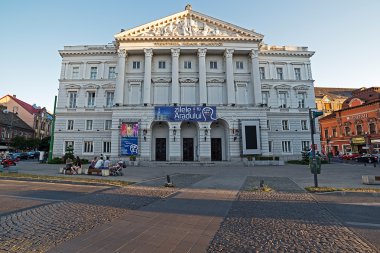 Tiyatro Ioan Slavici Arad, Romanya için bina cephe