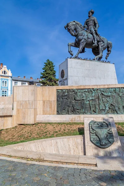 Cluj Napoca Romania Septiembre 2020 Estatua Bronce Que Representa Rey —  Fotos de Stock