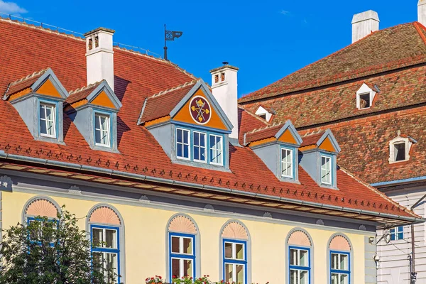 Techos Con Ventanas Fachada Para Casas Arquitectura Típica Ciudad Vieja — Foto de Stock