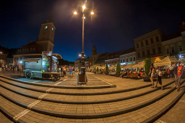 Brasov Romania July 2020 Night View Council Square Tourists Located — Stock Photo, Image