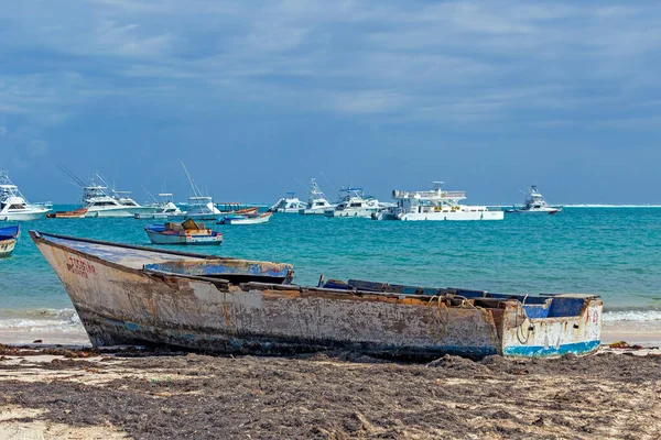 Punta Cana Dominican Republic Марта 2020 Года Старые Лодки Современные — стоковое фото